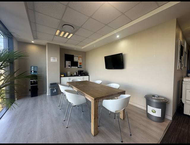 423M² OFFICE TO LET IN SANDTON CENTRAL
